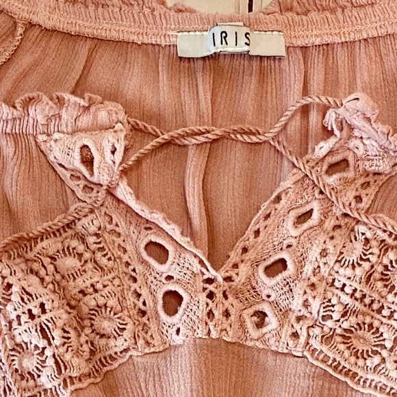 Pink Ruffled Crop Top✨ - Picture 2 of 9